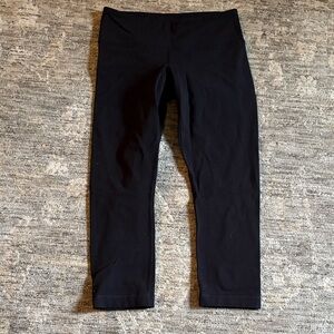 Lululemon Black Capri Leggings - size 4 - inside pocket